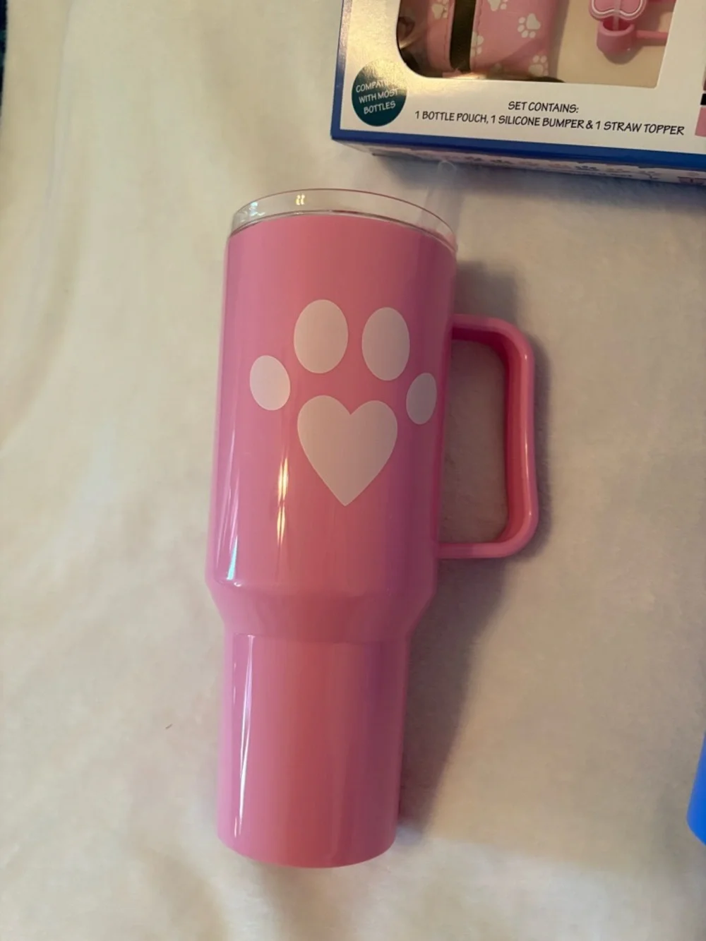 DOG MOM, HYDRATION BUNDLE, PINK AND BLUE cups hold 46 ounces - Picture 3 of 8